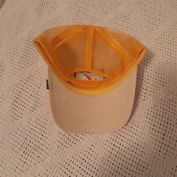 "HIGH" embroidered snapback trucker hat, NWOT - Picture 4 of 4